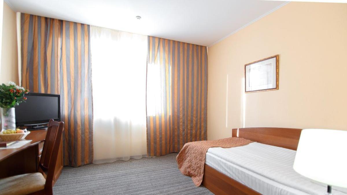 Reikartz Kropivnytskiy Hotel Kropywnycki Zewnętrze zdjęcie