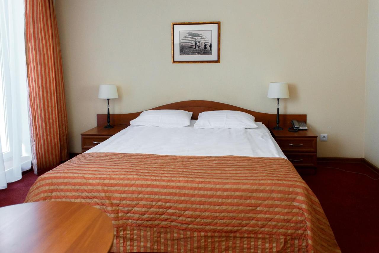 Reikartz Kropivnytskiy Hotel Kropywnycki Zewnętrze zdjęcie