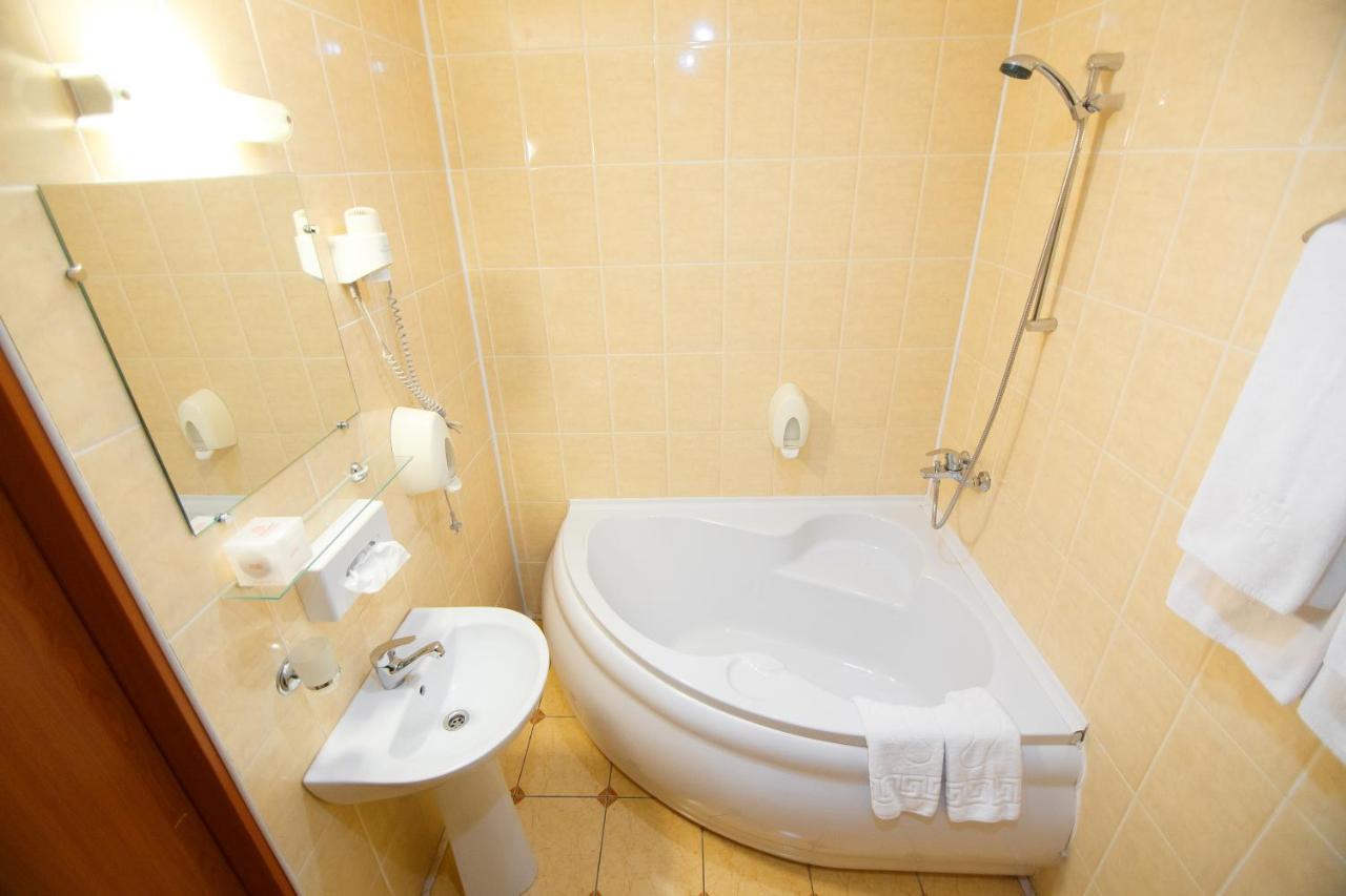 Reikartz Kropivnytskiy Hotel Kropywnycki Zewnętrze zdjęcie