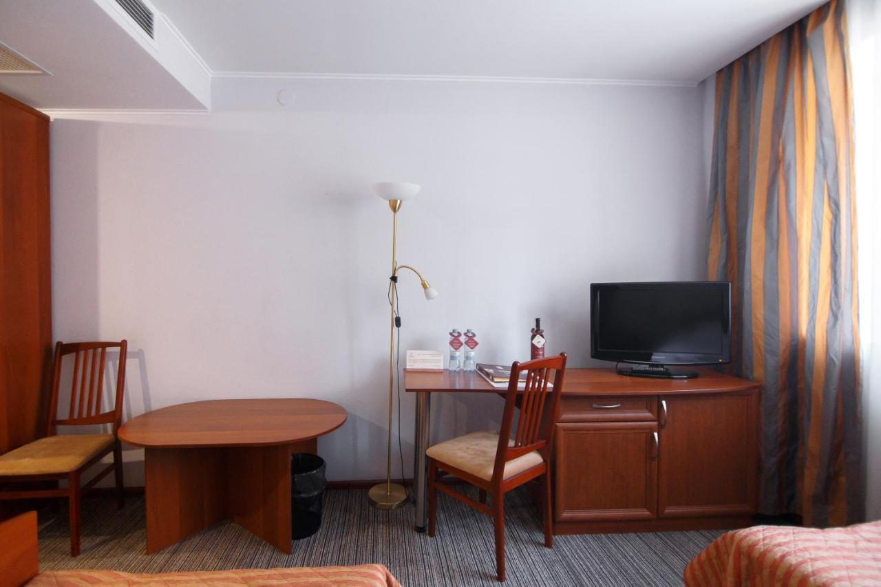 Reikartz Kropivnytskiy Hotel Kropywnycki Zewnętrze zdjęcie